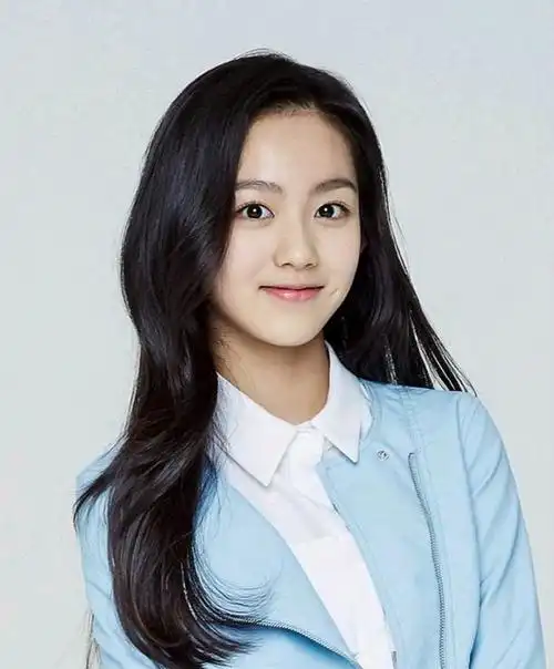 sm小公主最新正脸照,妆容真的不合适啊