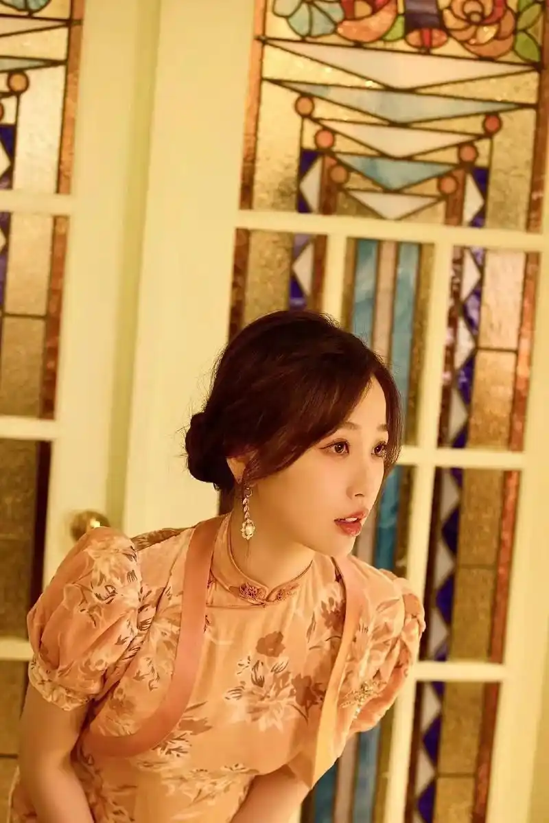 [cp]虞书欣旗袍照96 穿旗袍的欣欣子好美[抱一抱]民国大 - 抖音
