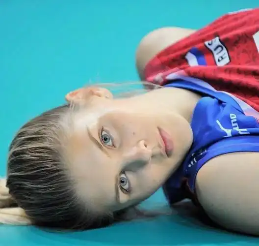 俄罗斯:费蒂索娃怪不得迷倒一票小姬仔.