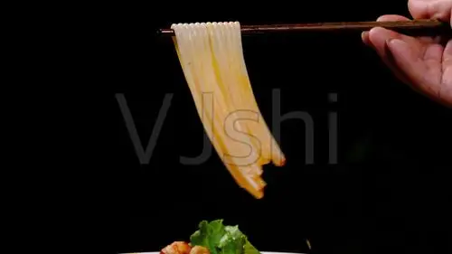 升格拍摄:夹起米粉,螺蛳粉素材镜头4