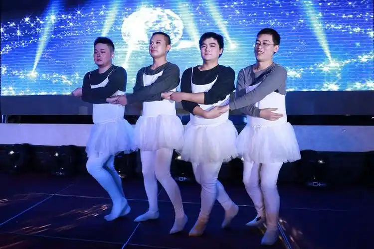 年会节目创意简单节目视频_年会节目 用办公逸办高大上年会_年会节目