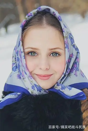 一双"俄罗斯式眼睛"成摄影师最爱,22岁女孩意外走红