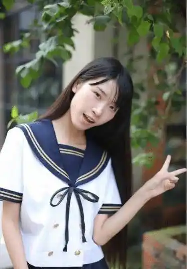 半藏森林旧照被扒出,原生颜值让粉丝意外,突然有点心疼刘阳了_阿沁