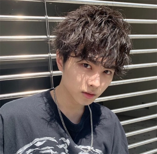 日系经典男生烫发 慵懒帅气纹理烫