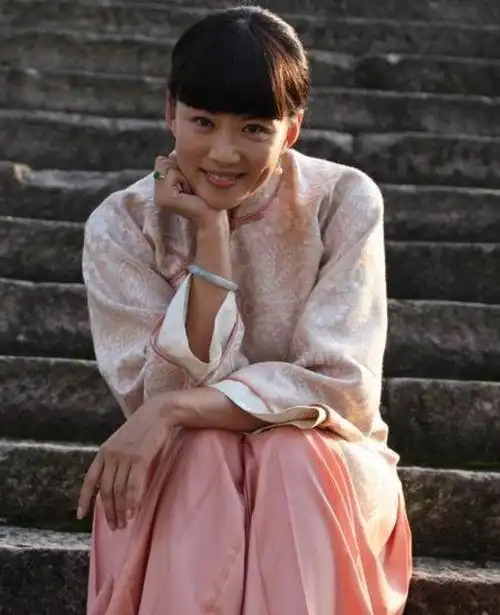 回顾国家一级演员马丽心疼酷妈嫁人后与丈夫将她当成宝