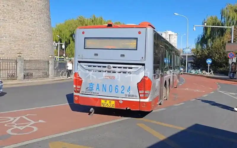 【北京公交】北京公交625路 宇通zk6140hng2 22679号车 德胜门站出站