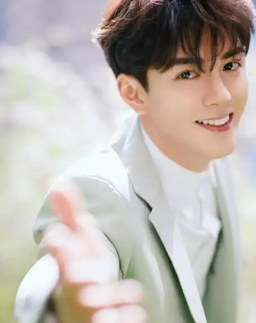 谁说两广无帅哥?来自广东的8位男明星,个个相貌英俊,身高傲人