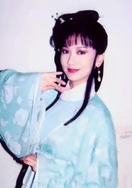 《新白娘子传奇》中,胡媚娘的爱情让人心疼的泪目