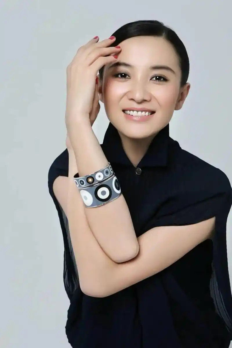 宋佳的时尚美照,真是太漂亮了