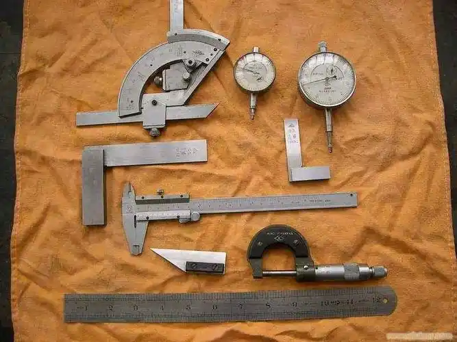 >> 文章内容 >> 常用量具 常用的计量工具有哪些答:常用计量器具有