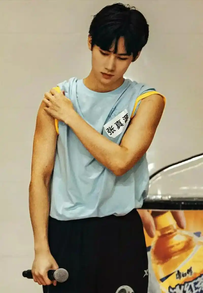 帅9999#张真源#这谁顶得住啊  #tf家族2022夏日运 - 抖音