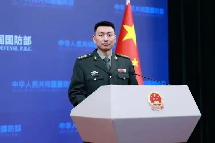 国防部回应中国海军护航通过红海的中国货轮