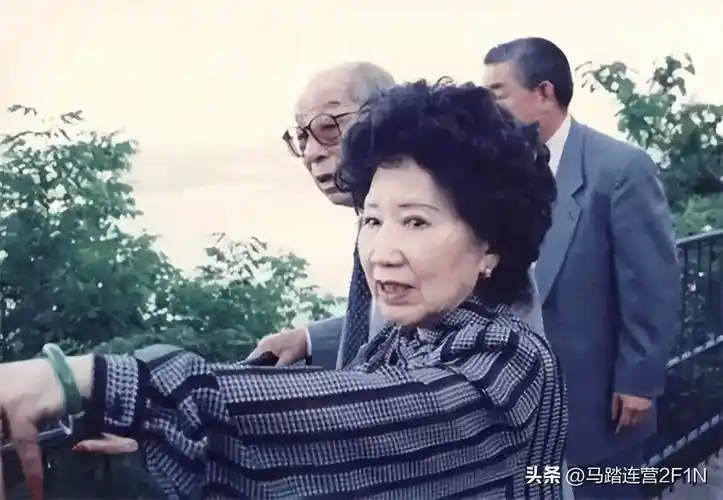 90岁的张学良飞到纽约约会迟暮美人蒋士云少帅一生的挚爱