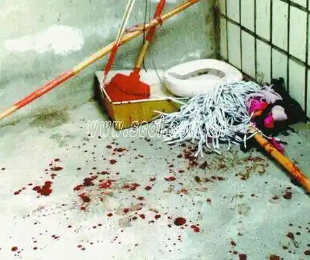 医院急诊室外发生枪击事件多人中枪倒地组图