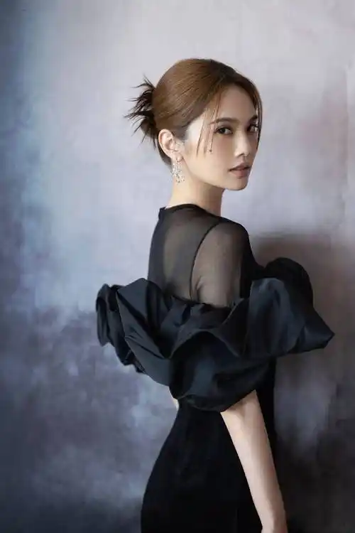 杨丞琳(rainie yang),1984年6月4日出生于中国台湾省台北市,祖籍广西