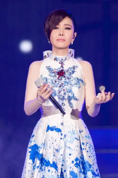 江蕙封麦演唱圆满落幕引万名粉丝痛哭