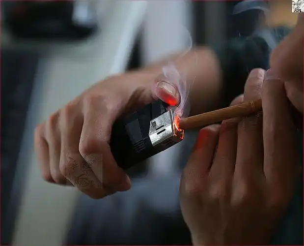 偷-拍利器-----打火机