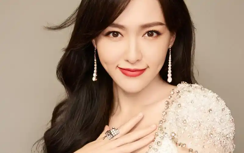 唐嫣长裙性感图片壁纸-美女壁纸-高清美女图片-第9图-娟娟壁纸