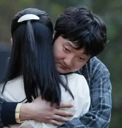 王大治向苗圃表白遭拒抛发妻毁董洁二婚老婆虽美但事业低落