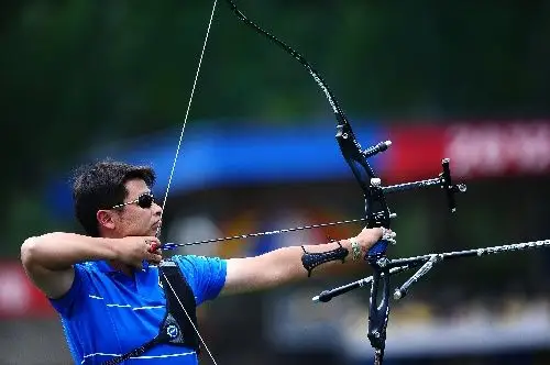 图文射箭奥运项目锦标赛陈波在反曲弓比赛中