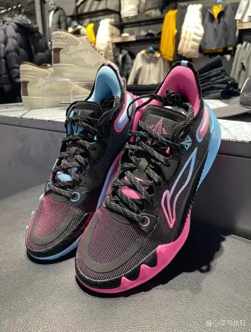 11月26日正式发售!李宁巴特勒一代签名球鞋"黑南海岸"配色来袭