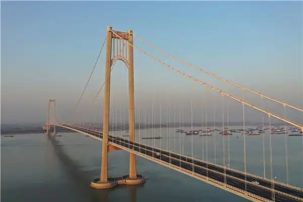 68秒关闭552个泄水孔盖板南京栖霞山长江大桥这项应用全国首创