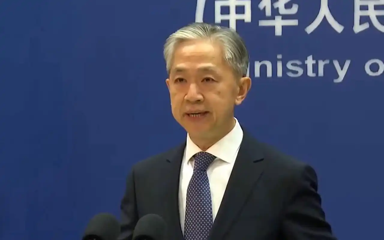 现场:外交部发言人汪文斌祝中外记者朋友们节日快乐