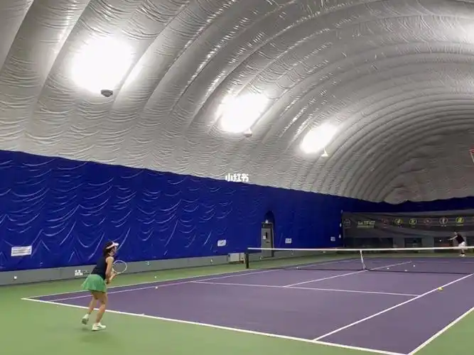 解封后的第一场室内网球