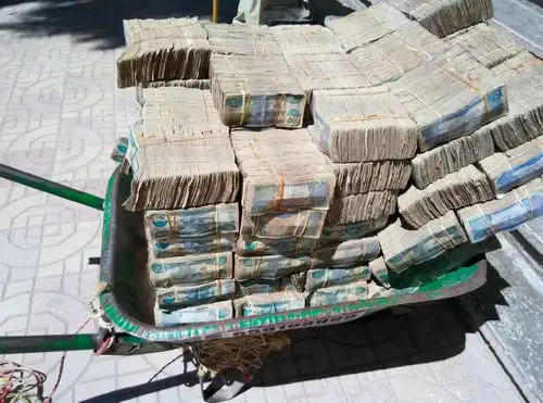 索马里兰:钞票一捆一捆摆在街上无人过问,银行用手推车运钱不用安保