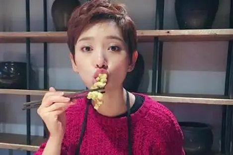 主持人李晓峰个人资料 闪婚生子又离婚真假