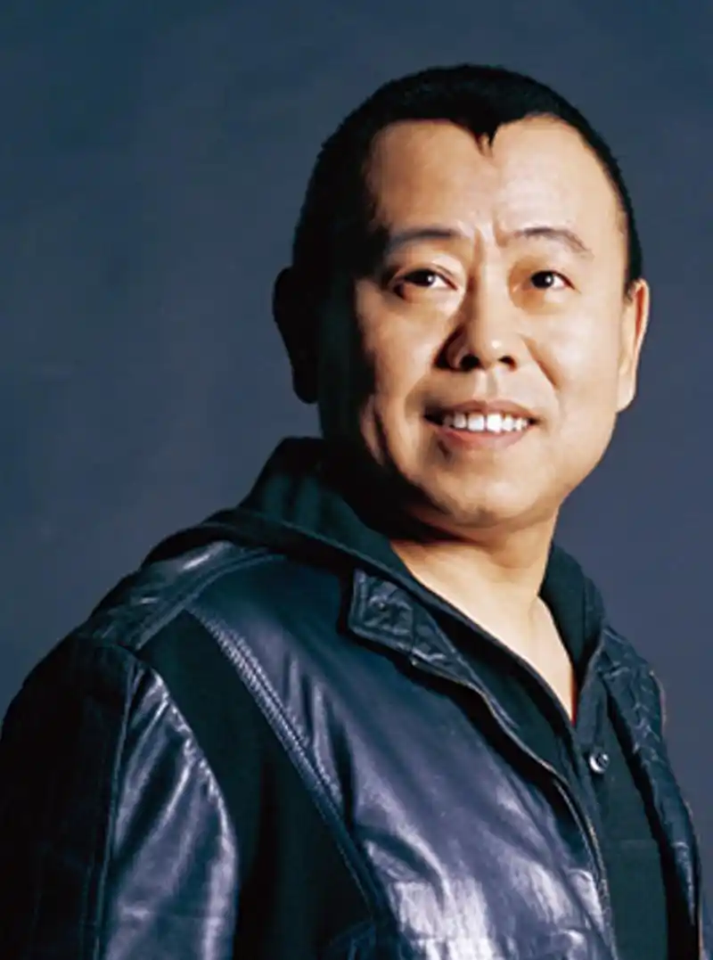 原创潘长江年轻时曾被12个女孩倒追都是大高个他却只追过一人