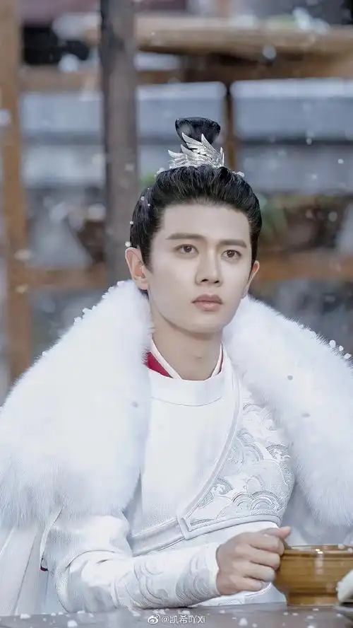 任嘉伦古装造型##长安如故剧照# 一匹马 . 来自凯希o_o - 微博