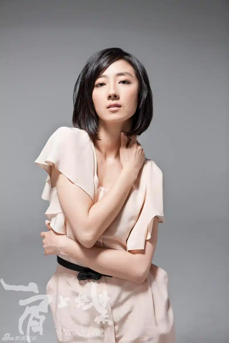 /p> p>2002年,还是学生的桂纶镁便出演了个人的首部电影作品《 a