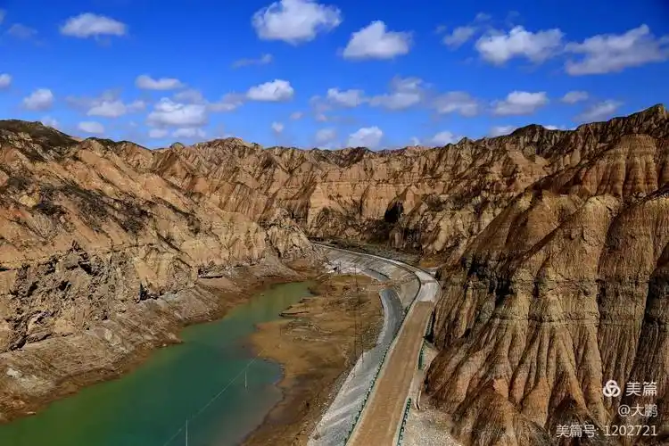 青藏高原 龙羊峡