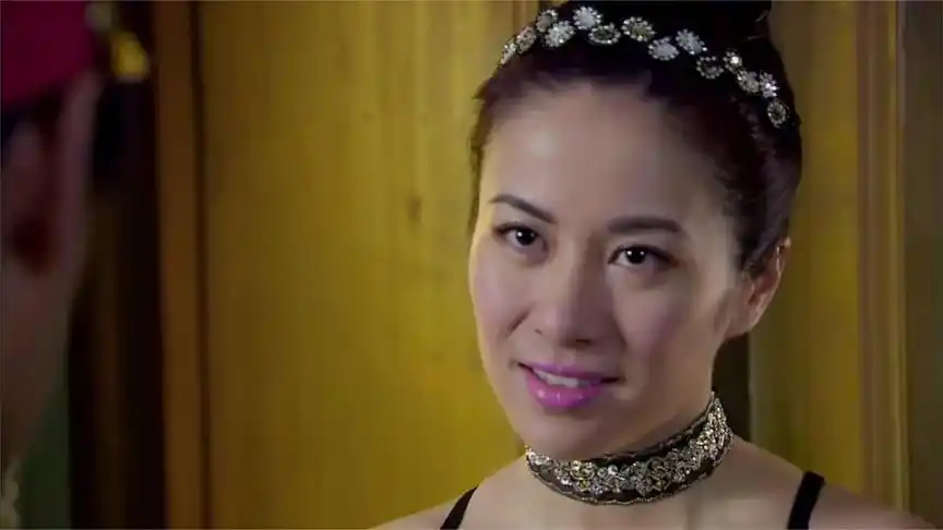 青春烈火:鬼子说出女特工秘密,怎料下秒就被大卸八块,精彩