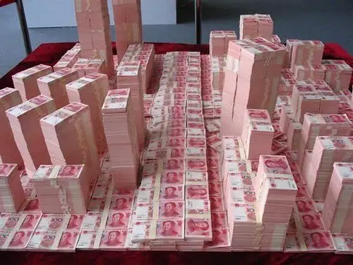 人要是不装逼,和咸鱼有什么区别.