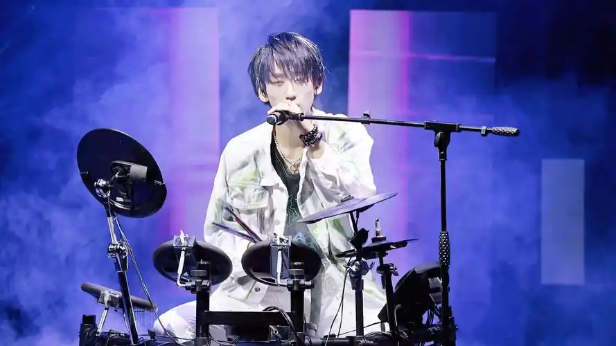 【池忆《无法坠入爱河》横屏版】男高中生打架子鼓帅晕我!