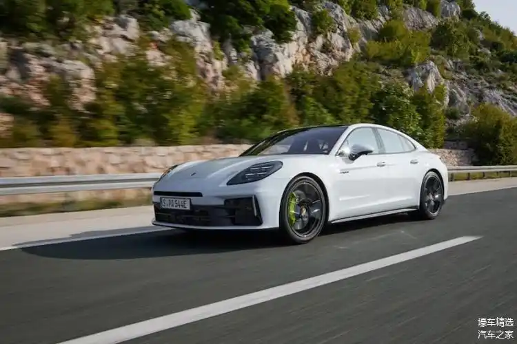 保时捷panamera第二款插电式油电中国开卖