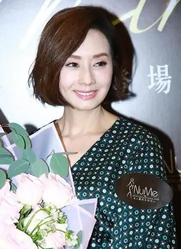 毛舜筠"老"的很美,即使颜值依旧,穿优雅风裙子却更美了