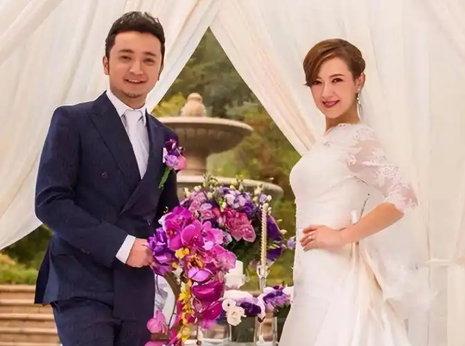 回顾尼格买提我30岁娶帕夏古丽结婚9年没有孩子风光背后有泪水