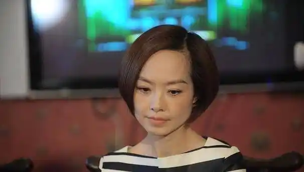 陈鲁豫"装傻式"采访惹众怒,观众:情商太低_问题_刘德华_节目