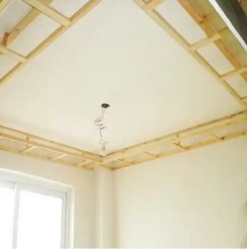 吊顶别再用轻钢龙骨了,试试可塑性高的木龙骨,既省钱又能做造型