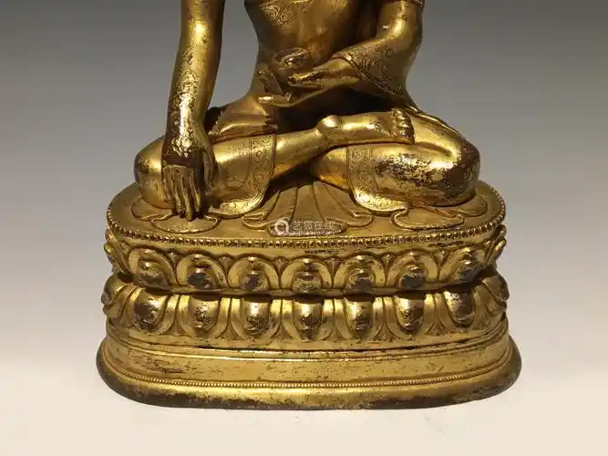 元代铜鎏金药师佛