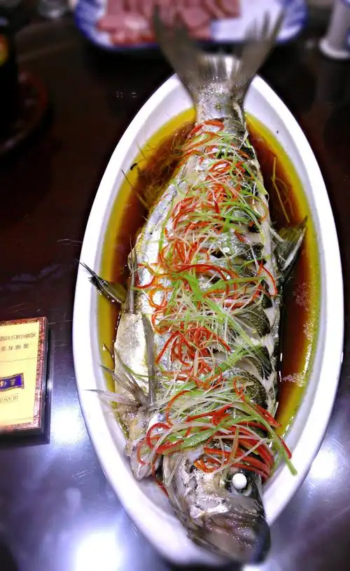 三月桃花开江水白鱼出水鲜肥美松花江哈尔滨段惊现贡品大白鱼