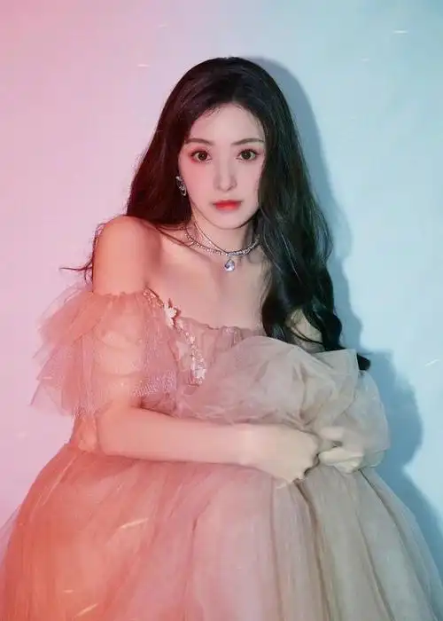 张含韵壁纸一位来自四川的美女