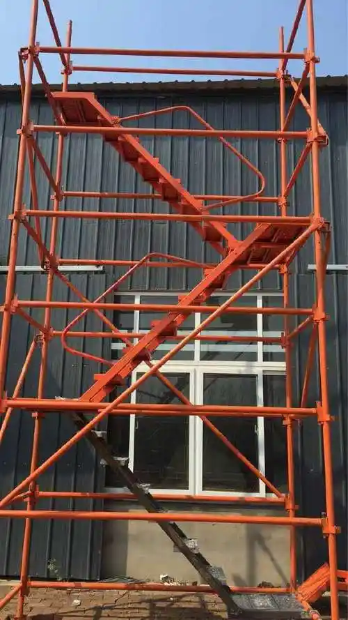 亿诚供应新款直径60钢管重型施工安全爬梯盘扣式重型安全爬梯