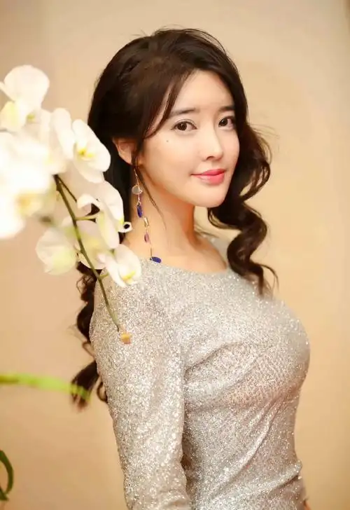 张璇优雅知性写真图片16