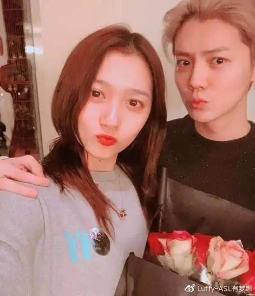 太心疼!关晓彤自曝20岁时第一次被骂哭,疑因恋情公开饱受非议?