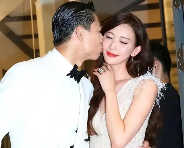 有种整容叫林志玲结婚日本丈夫变化不大她却像变了个人