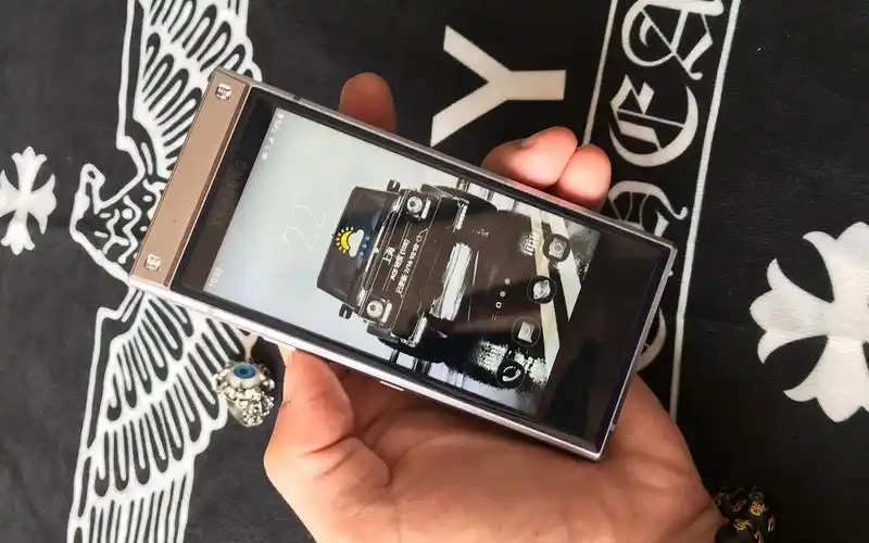 新款三星优思w2019翻盖手机介绍